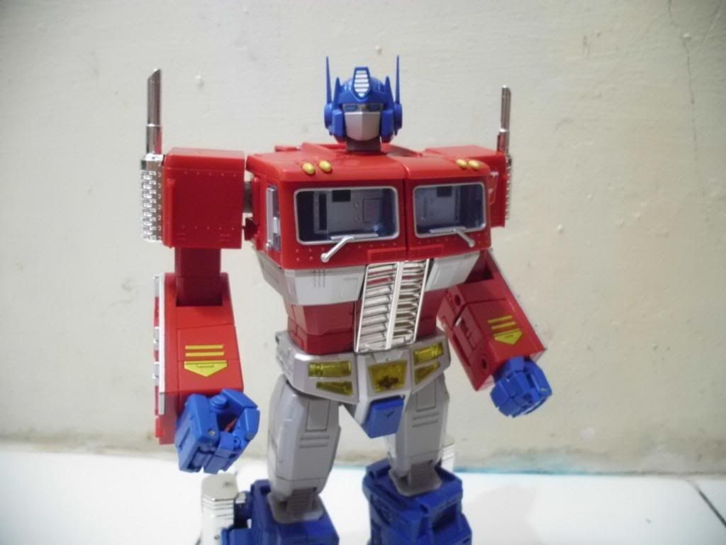 masterpiece optimus prime toys r us